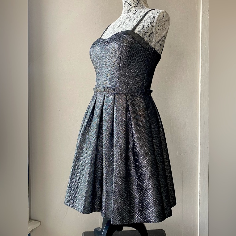 Bustier Dress GUESS size 6 US Metalic grey